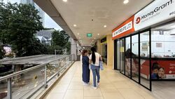 Lucky Plaza (D9), Retail #480162031